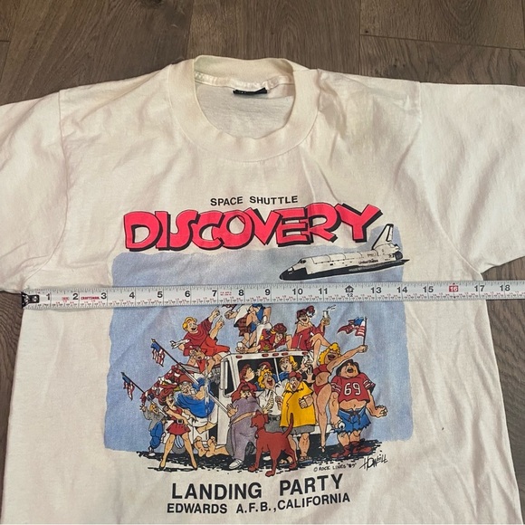 Vintage 1989 NASA Space Shuttle Discovery Landing Party Graphic Shirt Sz Medium - Picture 5 of 9